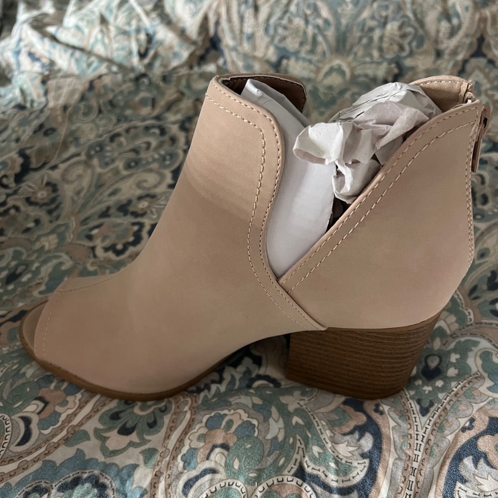 Qupid Booties - Picture 3 of 7